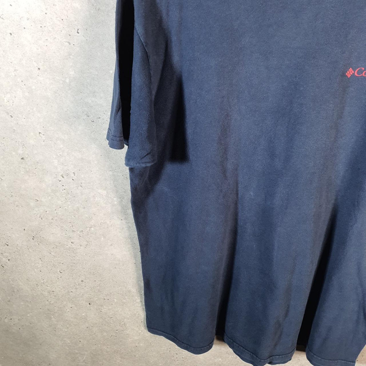 Vintage Columbia Perfomance Hunting Gear USA Flag T Shirt Men’s Large Navy Blue Athletic