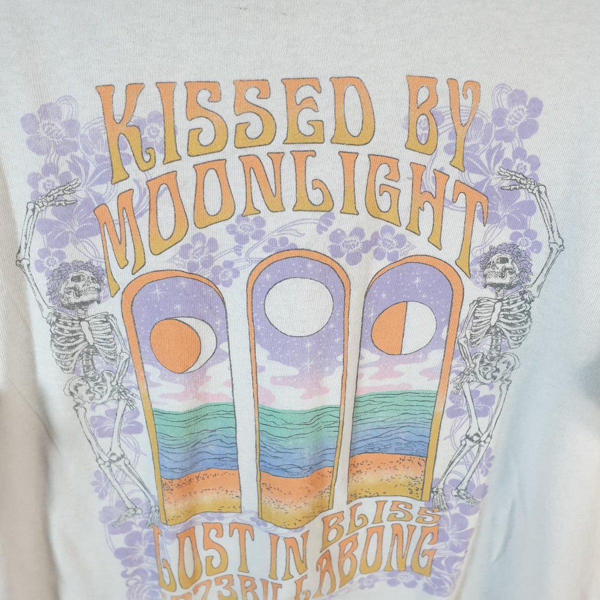 Vintage Billabong Kissed By Moonlight T Shirt Men’s Small White Casual Logo Surfing Y2K