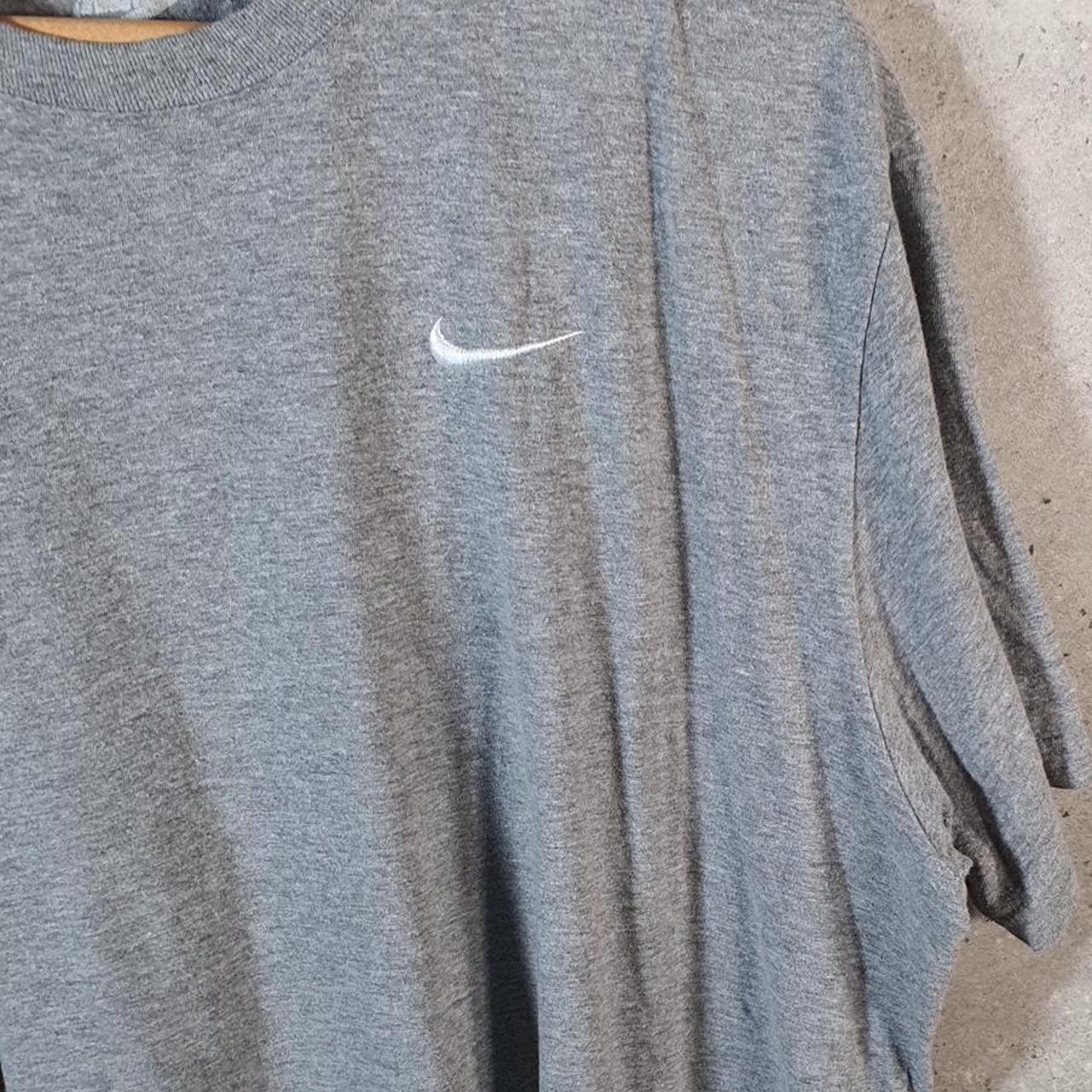 Vintage Nike T Shirt Men’s 2XL Grey Embroidered Single Swoosh Logo Athletic Big Fish Vintage