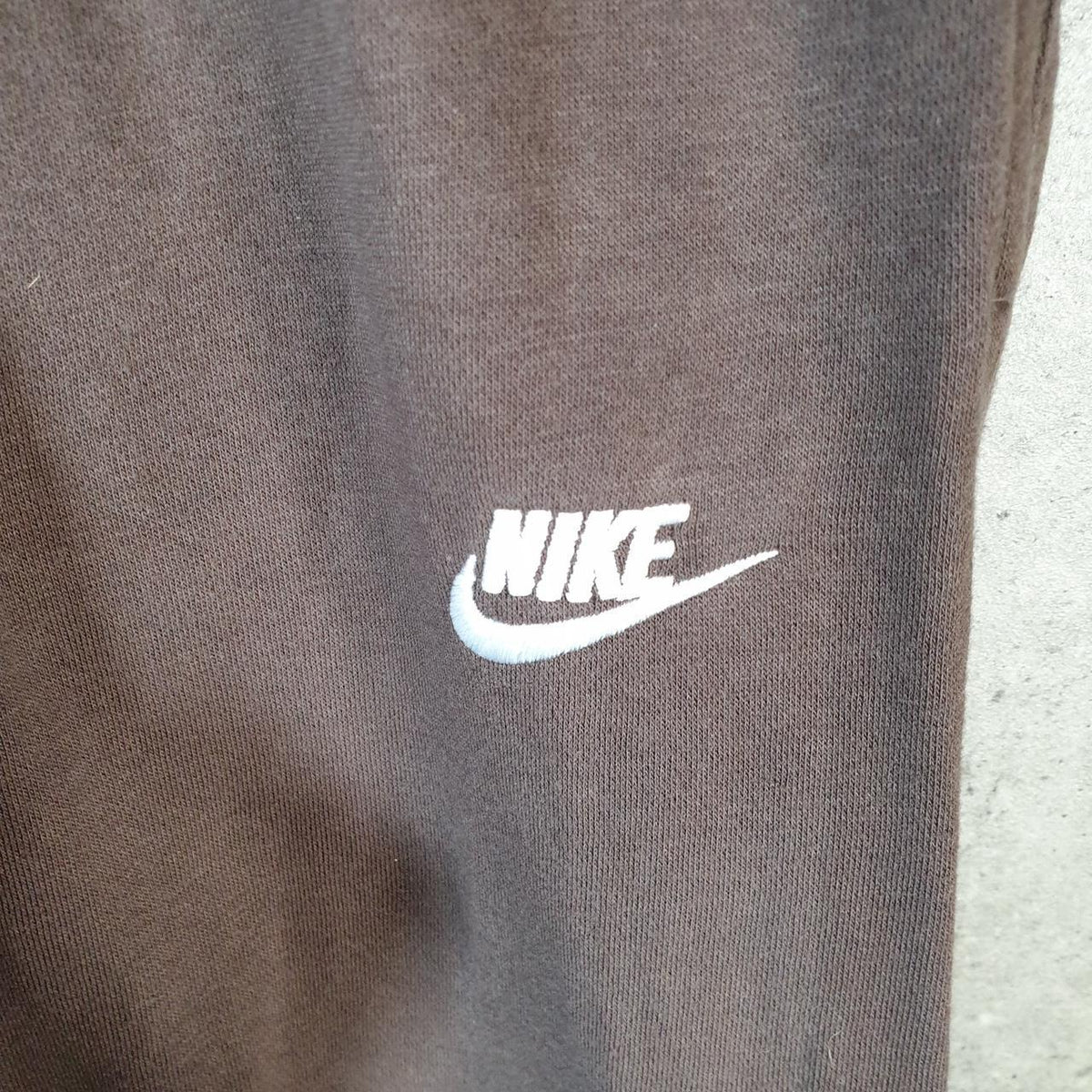 Vintage Nike Club Sweatpant Joggers Mens Small Brown Swoosh Sports Tracksuit Big Fish Vintage