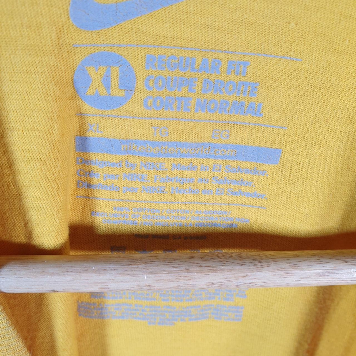 Vintage Nike Spellout Club T Shirt Men’s XL yellow Logo Swoosh Athletic C9789