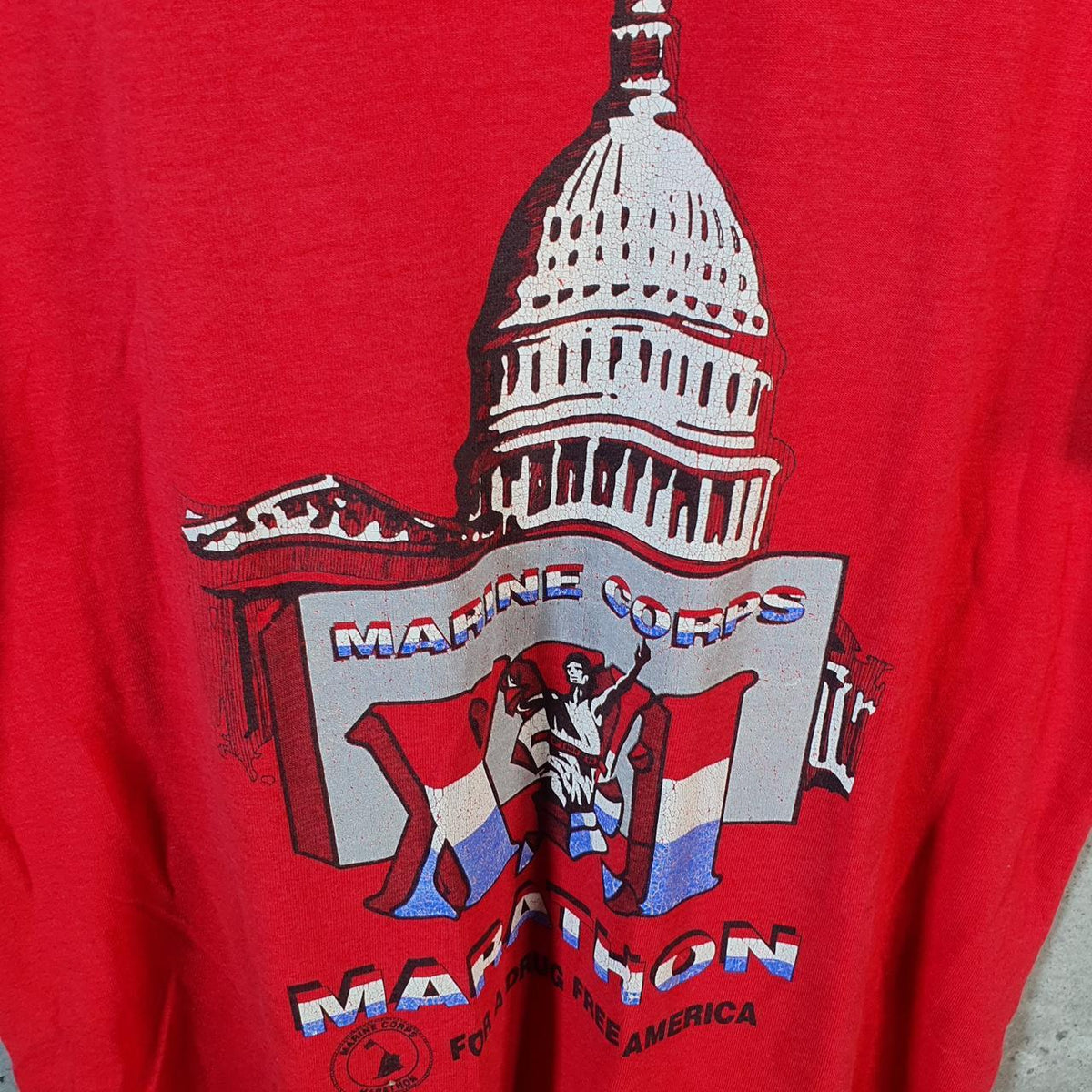 Vintage Marine Corps Marathon 90s USA Screen Stars Single Stitch T Shirt Men’s Large Red Big Fish Vintage