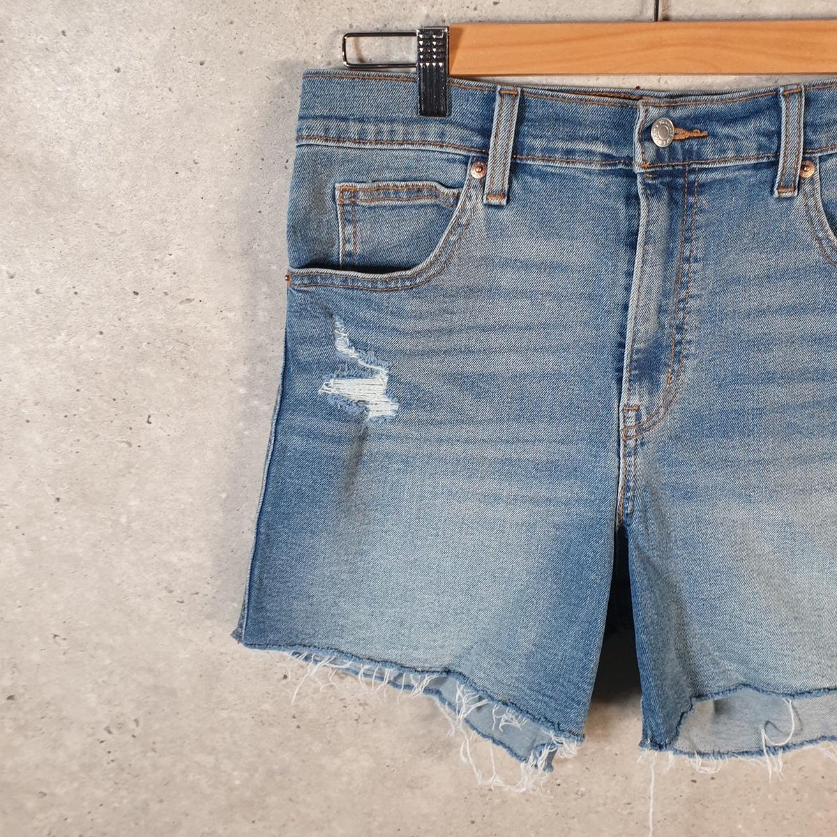 Vintage Levi’s Cut Off Baggy Shorts Jorts Cargo Womens W30 Blue Relaxed Denim