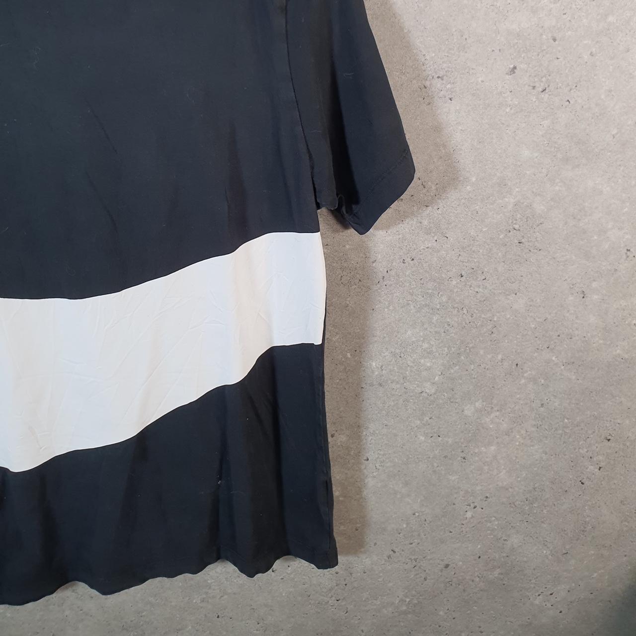 Vintage Nike T Shirt Men’s Small Black Printed Single Swoosh Logo Athletic Big Fish Vintage