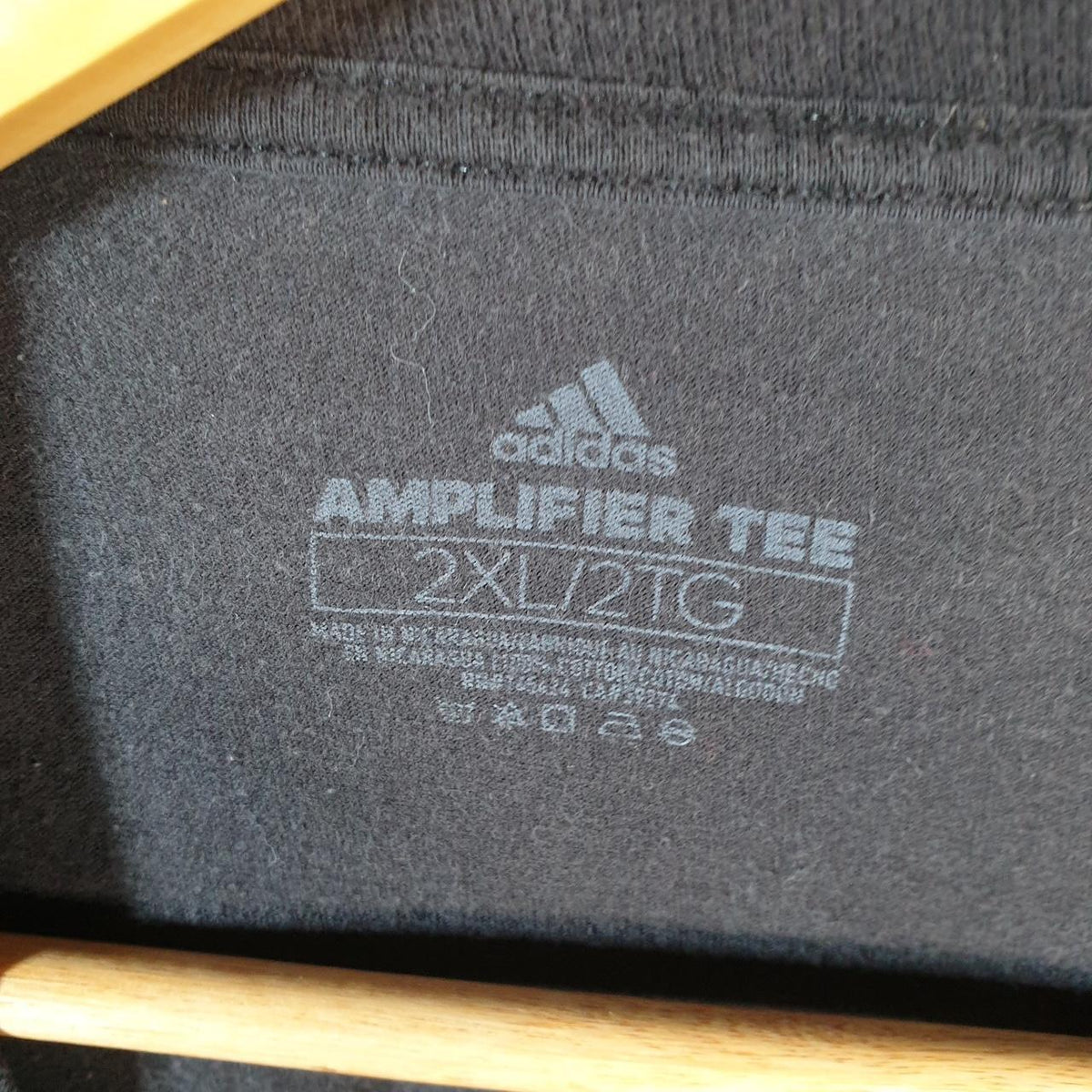 Vintage Adidas Amplifier T Shirt Shirt Men’s Small Black Three Stripes Logo Athletic C9776