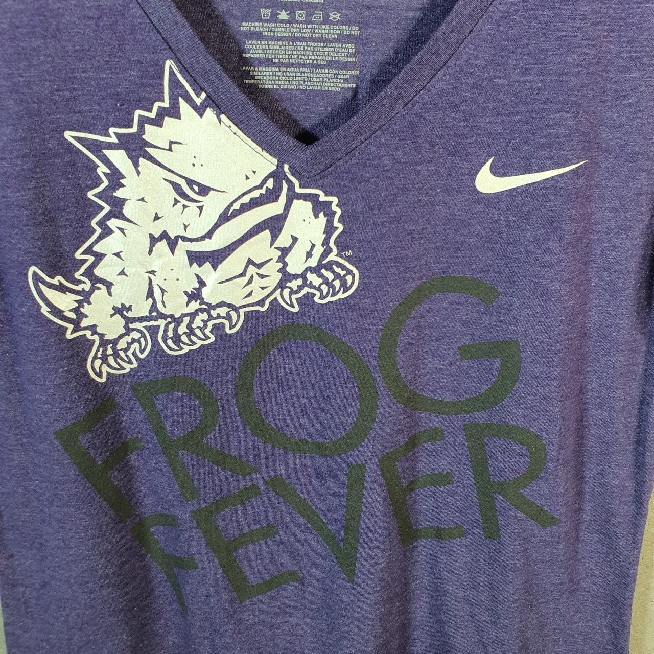 Vintage Nike Frog Fever USA T Shirt Womens Large Purple Spellout Swoosh Athletic