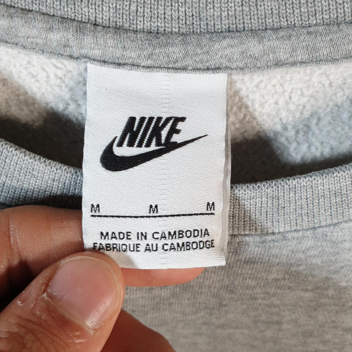 Vintage Nike Club Embroidered Sweatshirt Men’s Medium Grey Swoosh Y2K Pullover Logo