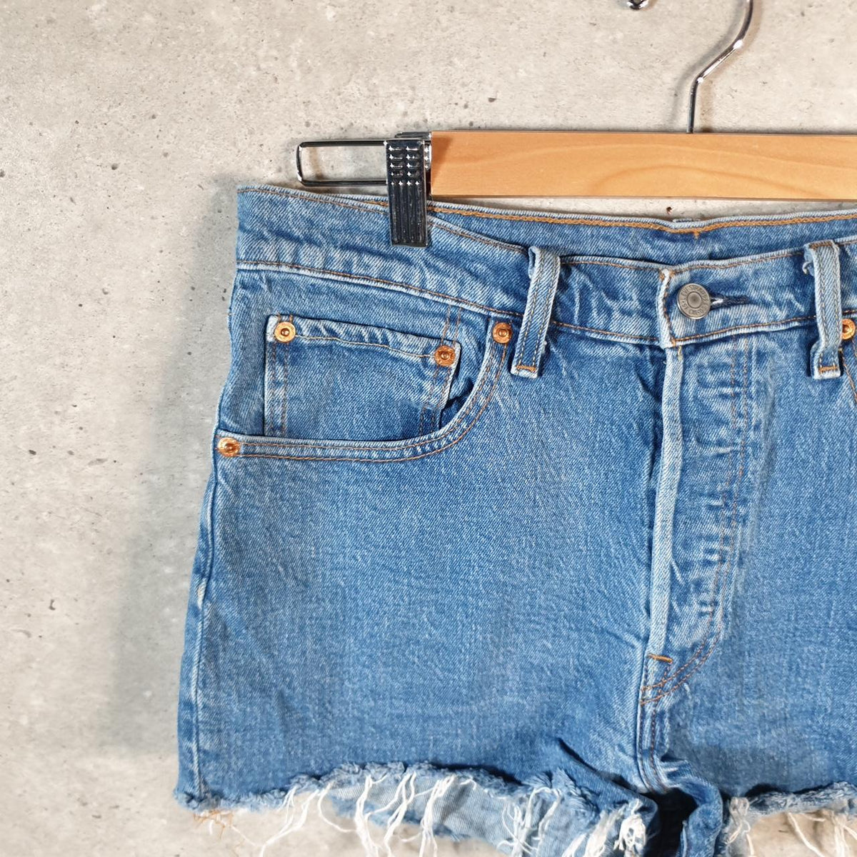 Vintage Levi’s 501 Cut Off Baggy Shorts Jorts Cargo Womens W31 Blue Relaxed Denim