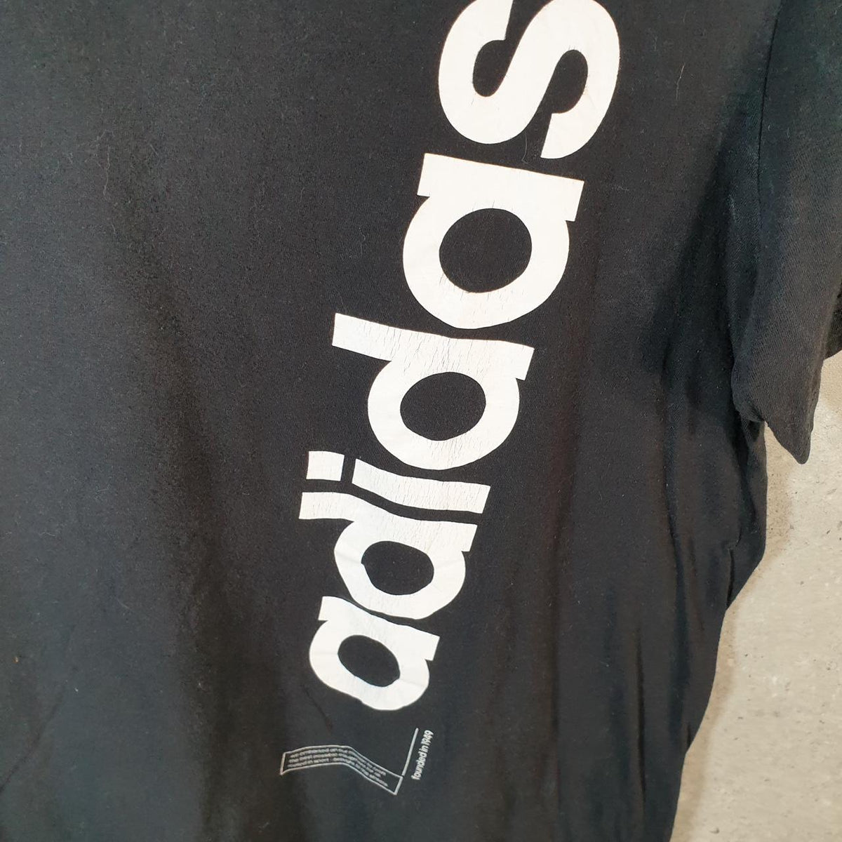 Vintage Adidas Amplifier T Shirt Men’s Small Black Three Stripes Logo Athletic