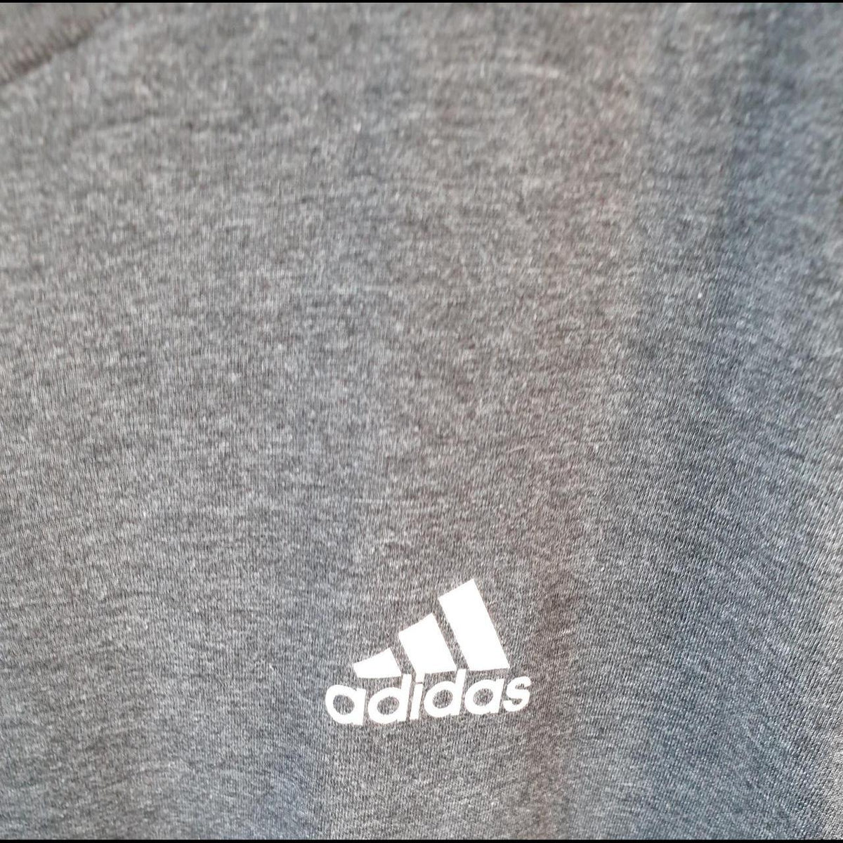 Vintage Adidas Spellout T Shirt Men’s Medium Grey Three Stripes Logo Athletic