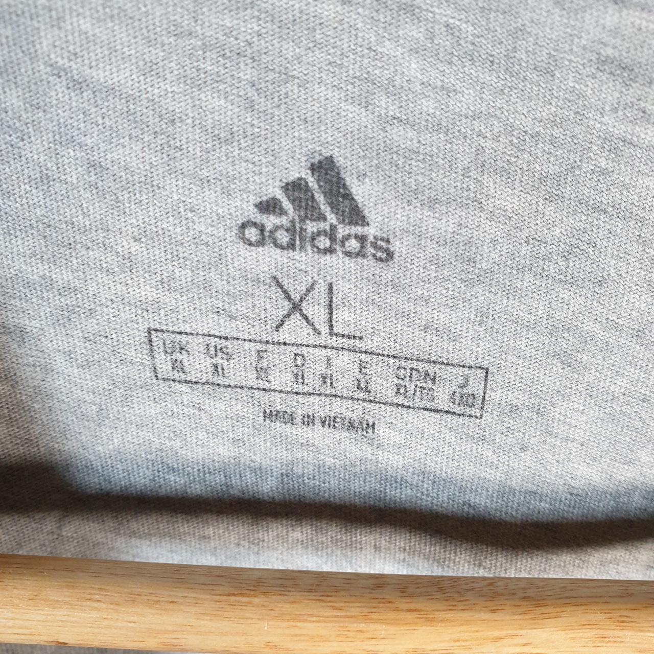 Vintage Adidas T Shirt Shirt Men’s XL Grey Three Stripes Logo Athletic C9920