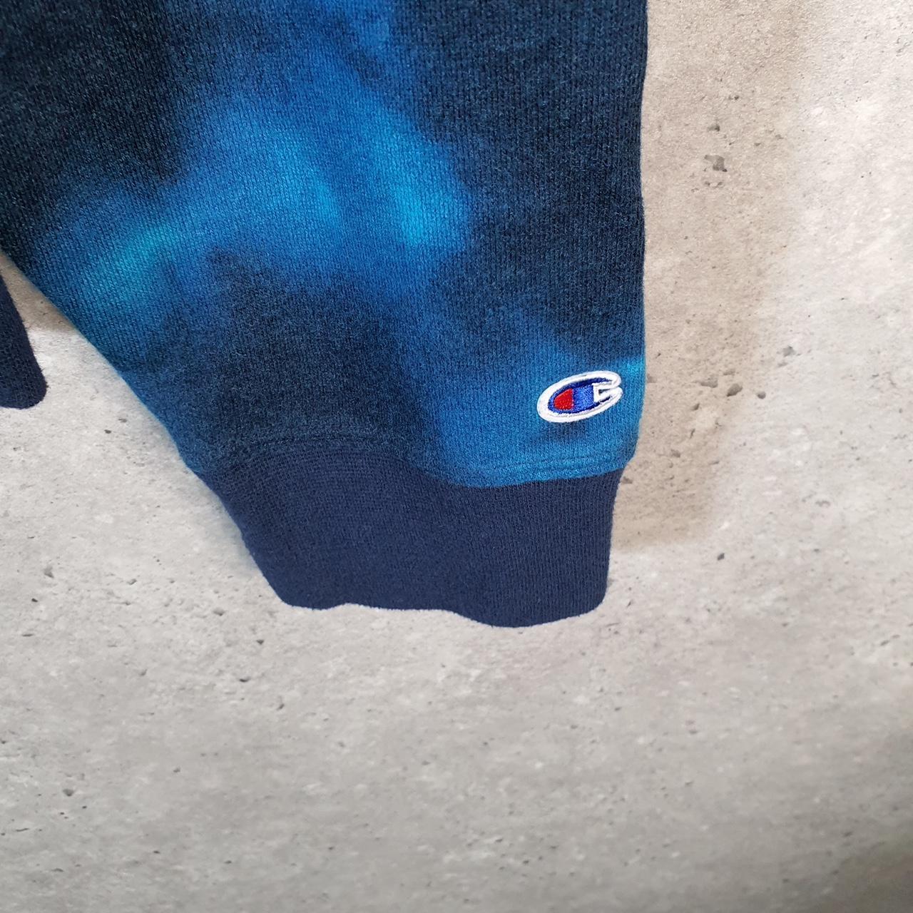Vintage Champion Hoodie Womens Large Blue Tie Dye USA Pullover Spellout Logo