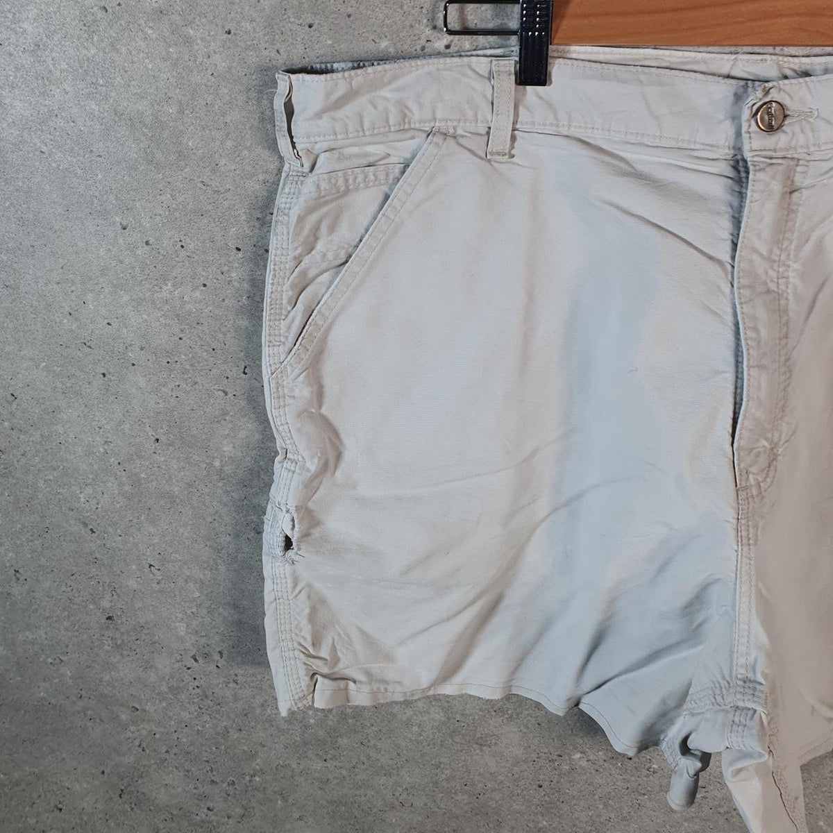 Vintage Carhartt Baggy Carpenter Shorts Jorts Cargo Men’s W40 Beige Relaxed Fit Workwear Big Fish Vintage