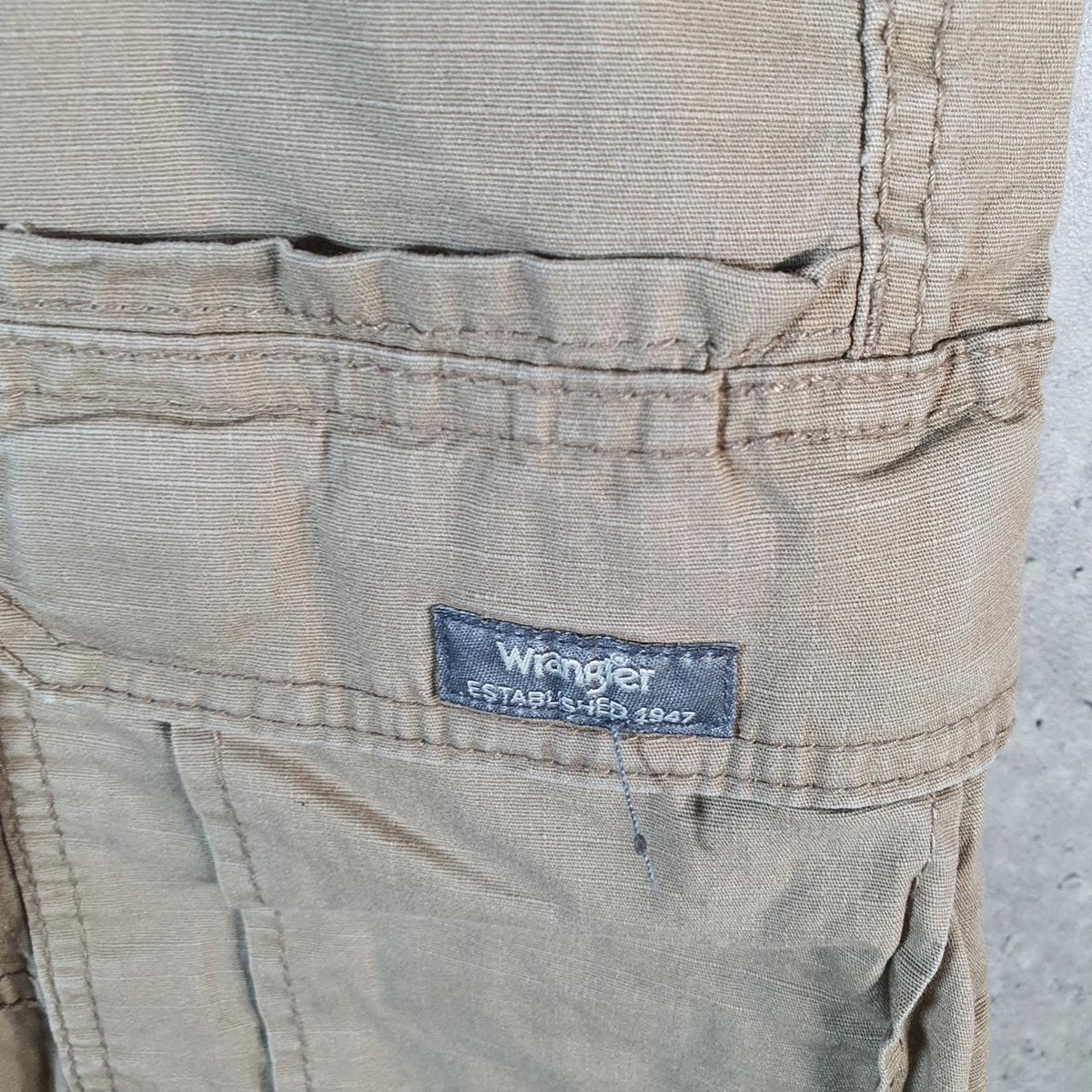 Vintage Wrangler Chino Shorts Jorts Cargo Men’s W40 Brown Baggy Cotton A4241