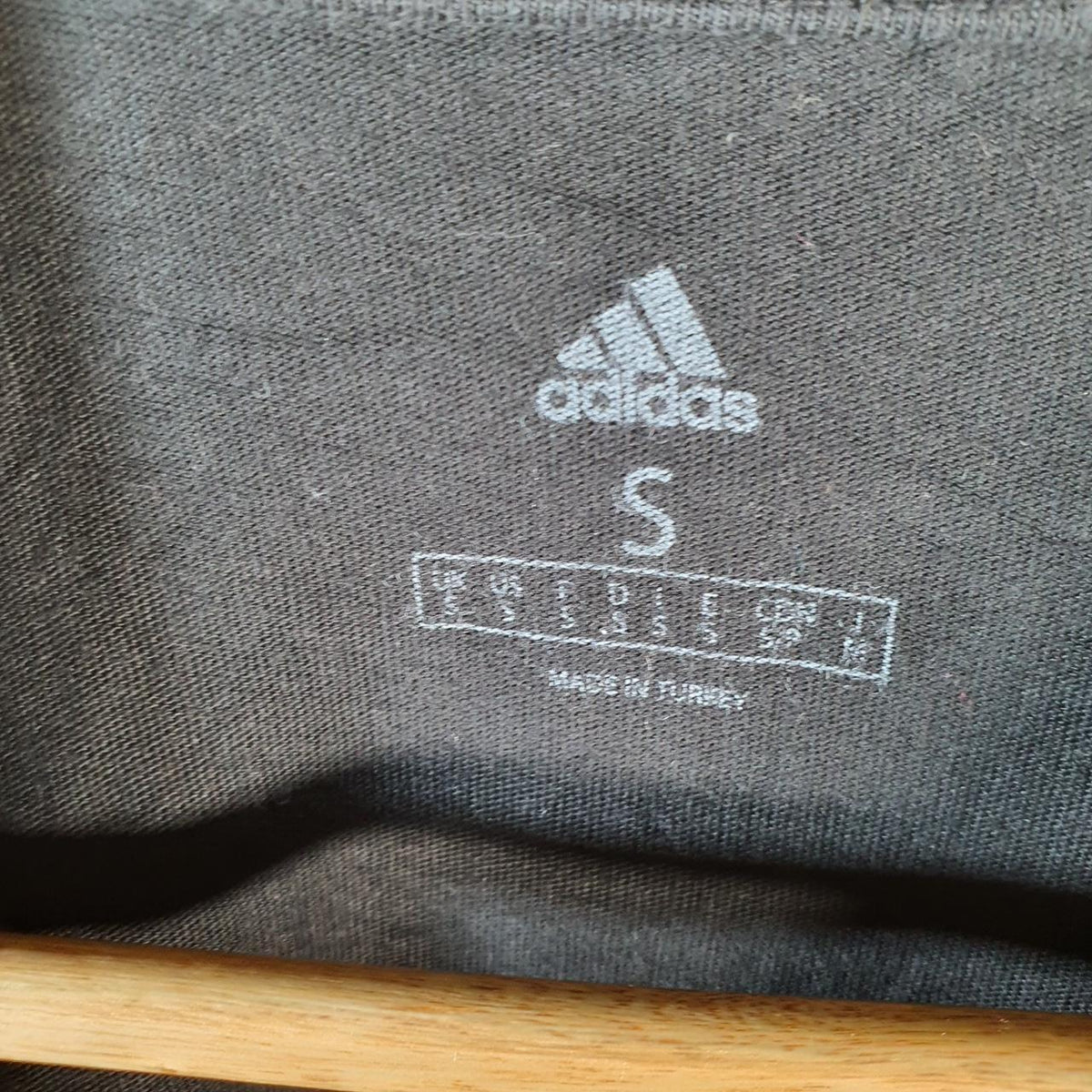 Vintage Adidas T Shirt Shirt Men’s Small Black Three Stripes Logo Athletic C9723