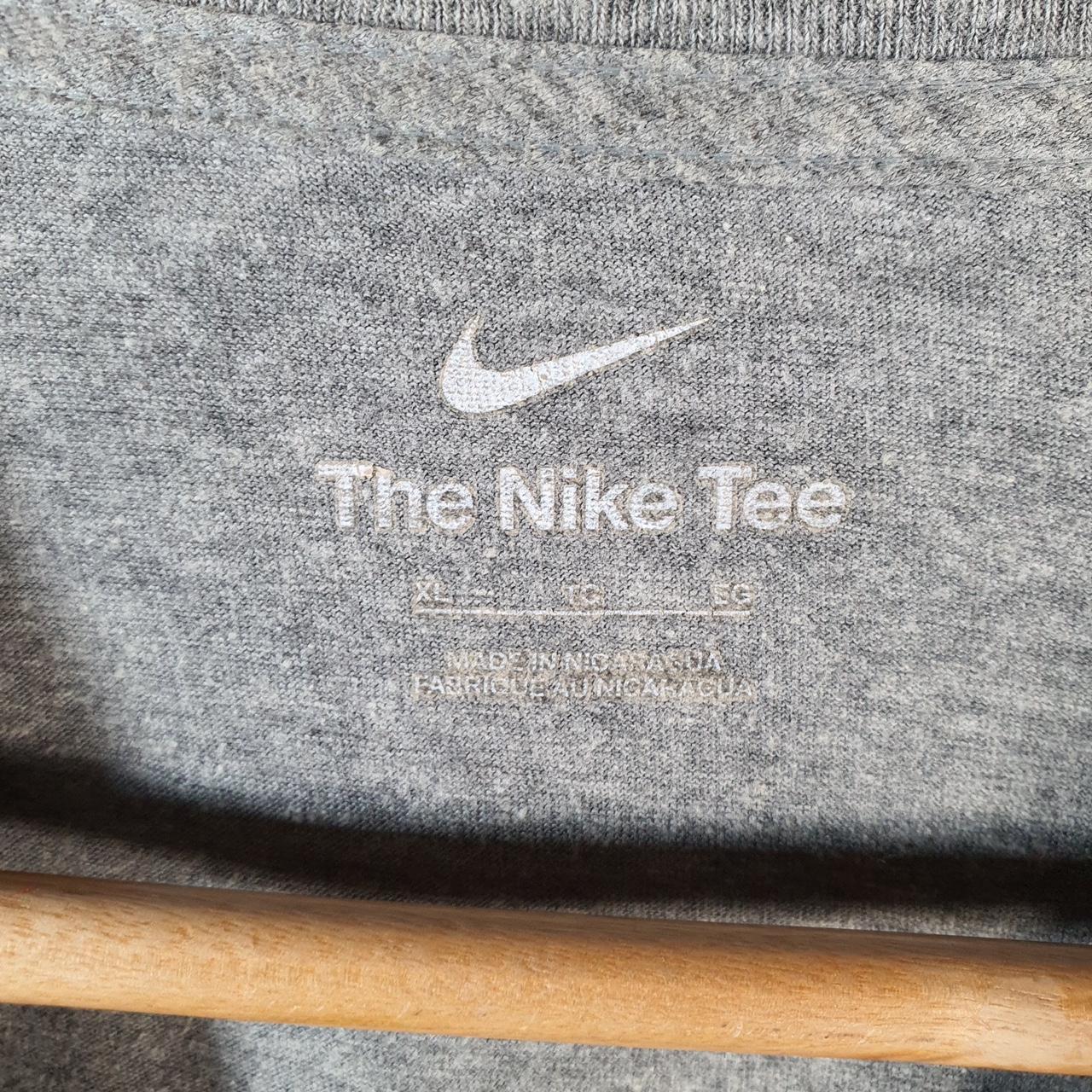 Vintage Nike T Shirt Men’s XL Grey Printed Single Swoosh Logo Athletic Big Fish Vintage