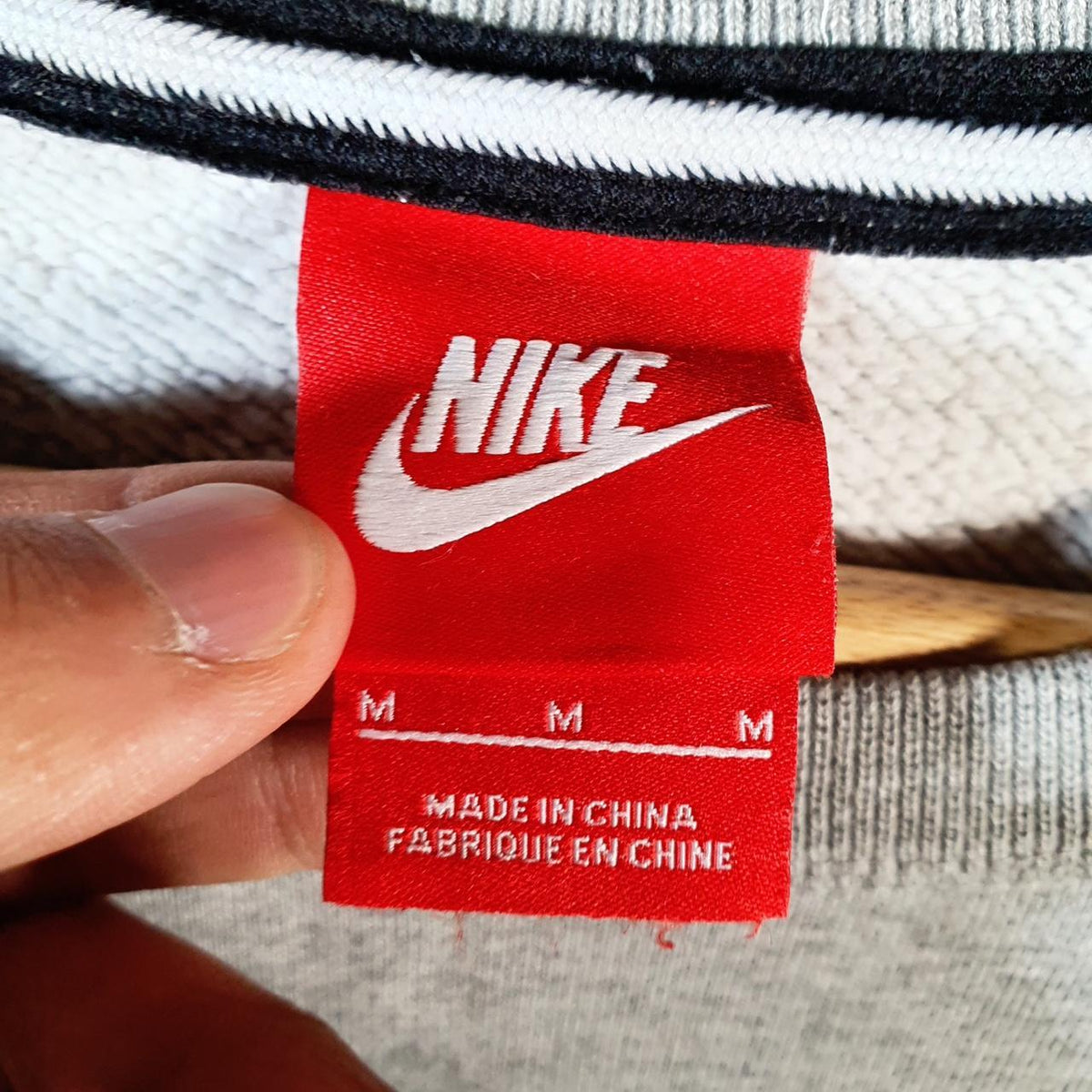 Vintage Nike Club Sweatshirt Men’s Medium Grey Swoosh Y2K Pullover Logo