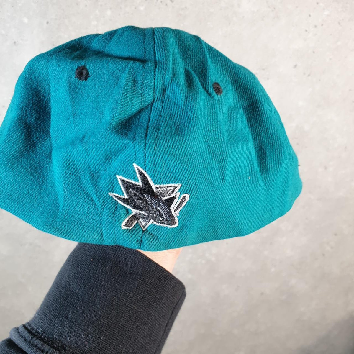 Vintage NHL San Jose Sharks Medium Cap Men’s USA Spellout Athletic C8535