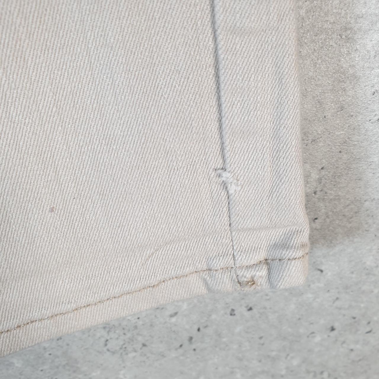 Vintage Levi’s Modern Shorts Jorts Cargo Womens W34 Beige Relaxed Cotton