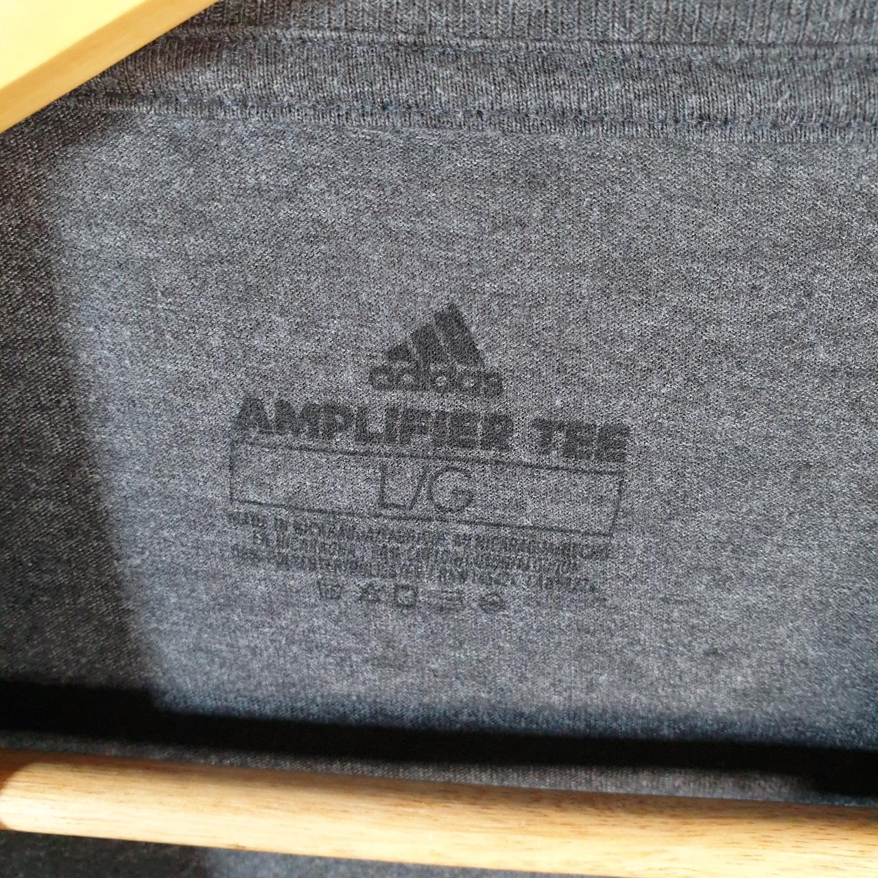 Vintage Adidas Amplifier T Shirt Shirt Men’s Large Grey Three Stripes Logo Athletic C9880