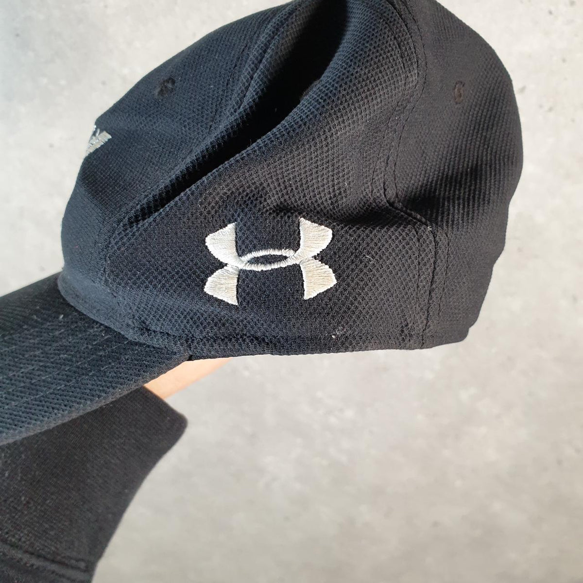 Vintage Under Armour Classic Fit Cap Men’s USA Spellout Athletic Sports Medium Black C8550