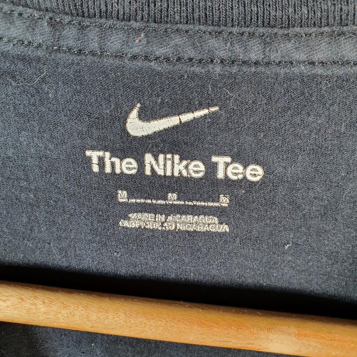 Vintage Nike T Shirt Men’s Medium Navy Blue Printed Single Swoosh Logo Athletic Big Fish Vintage