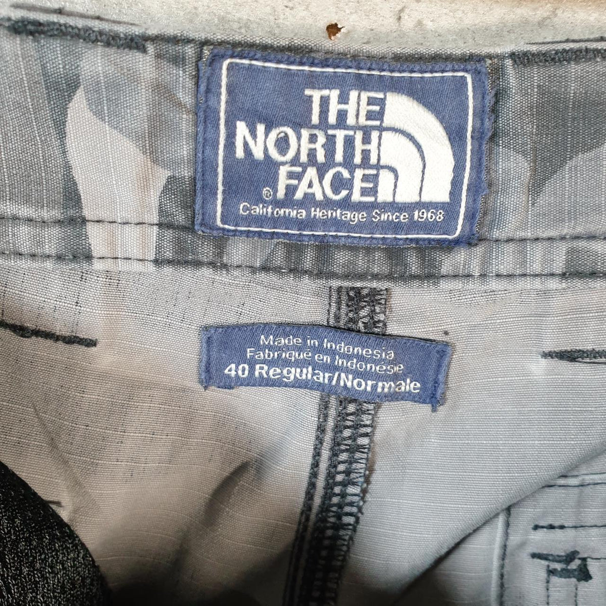 Vintage The North Face TNF Shorts Jorts Chino Cargo Men’s W40 Grey Camouflage Baggy Cotton
