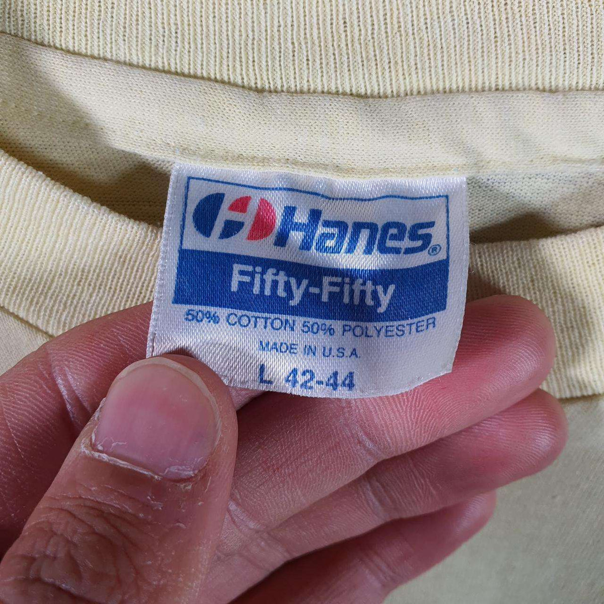 Vintage Hanes 50/50 Westward Venture 90s USA Single Stitch T Shirt Men’s Large Yellow Big Fish Vintage