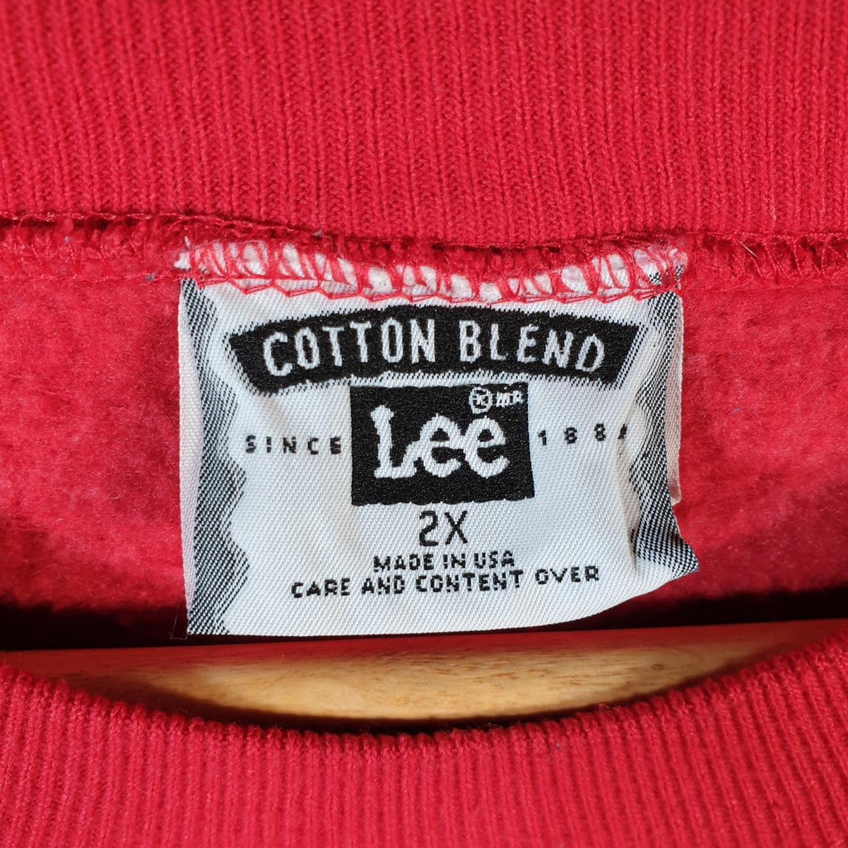Vintage Lee Cotton Blend Sweatshirt Men’s XL Red USA Happy Holiday Westhampton Township