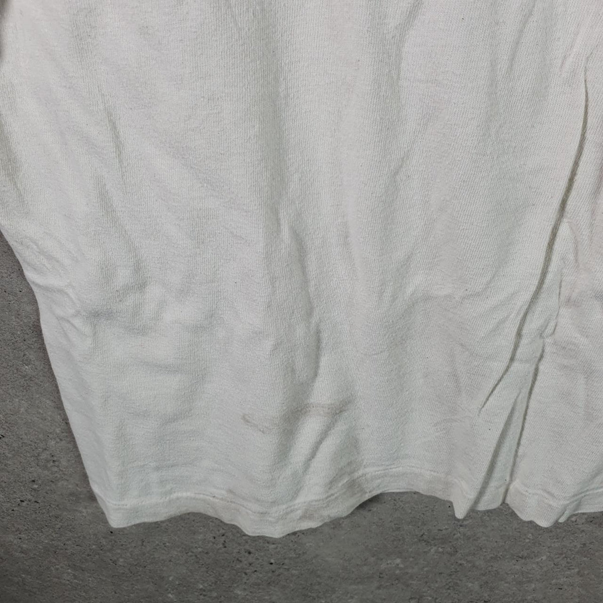Vintage Hanes Beefy Happy Holidays 90s USA Single Stitch T Shirt Men’s Large White Big Fish Vintage