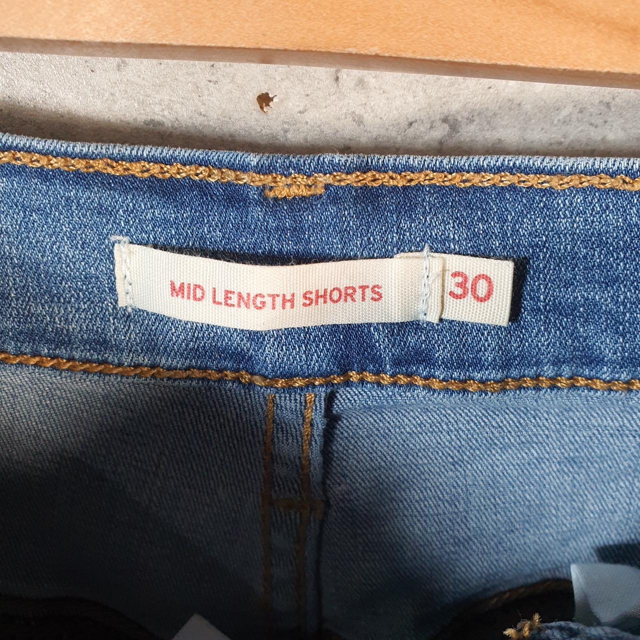 Vintage Levi’s Cut Off Baggy Shorts Jorts Cargo Womens W30 Blue Relaxed Denim