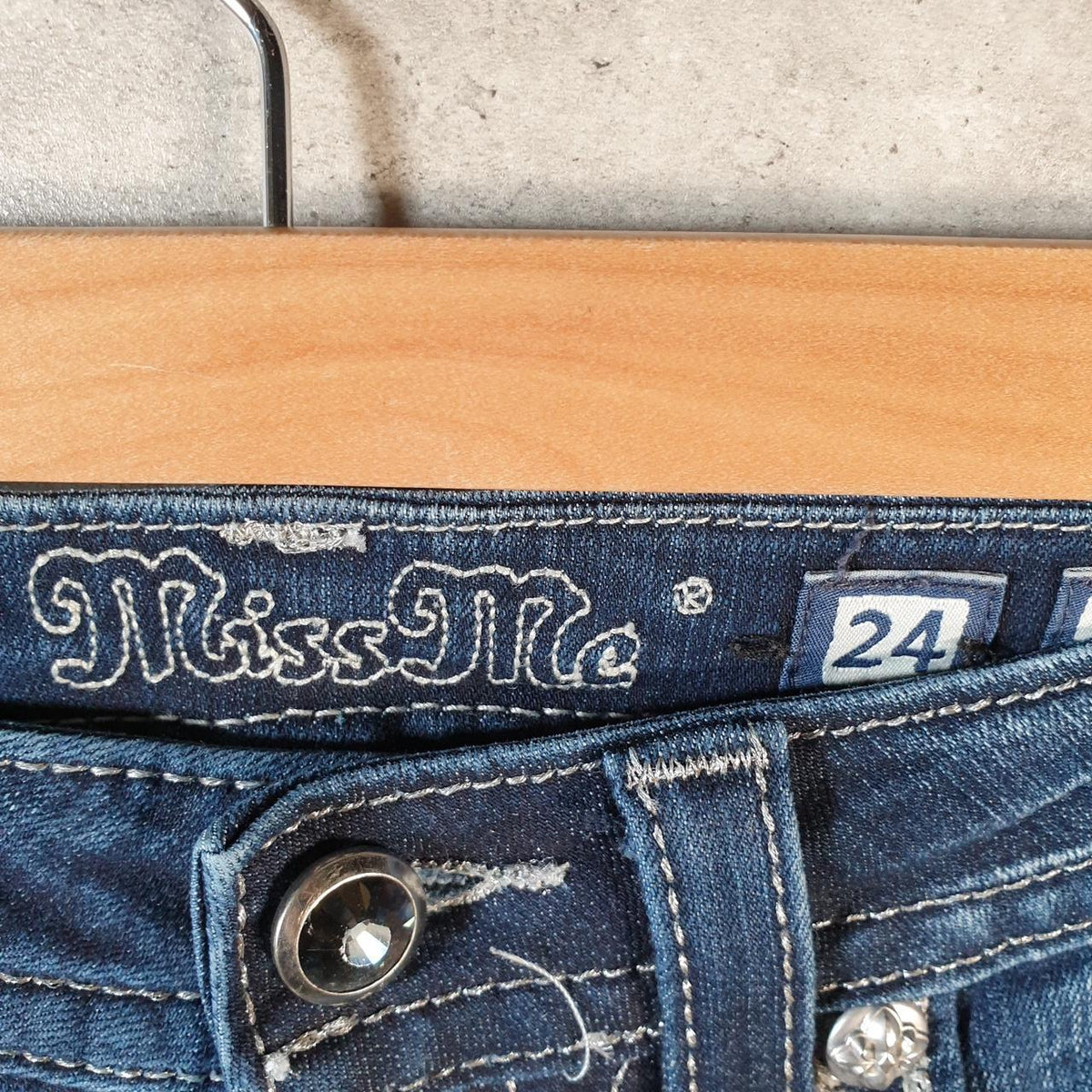 Vintage Miss Me Baggy Y2K Hip Hop Jeans Shorts Jorts Womens W24 Blue Denim Low Rise