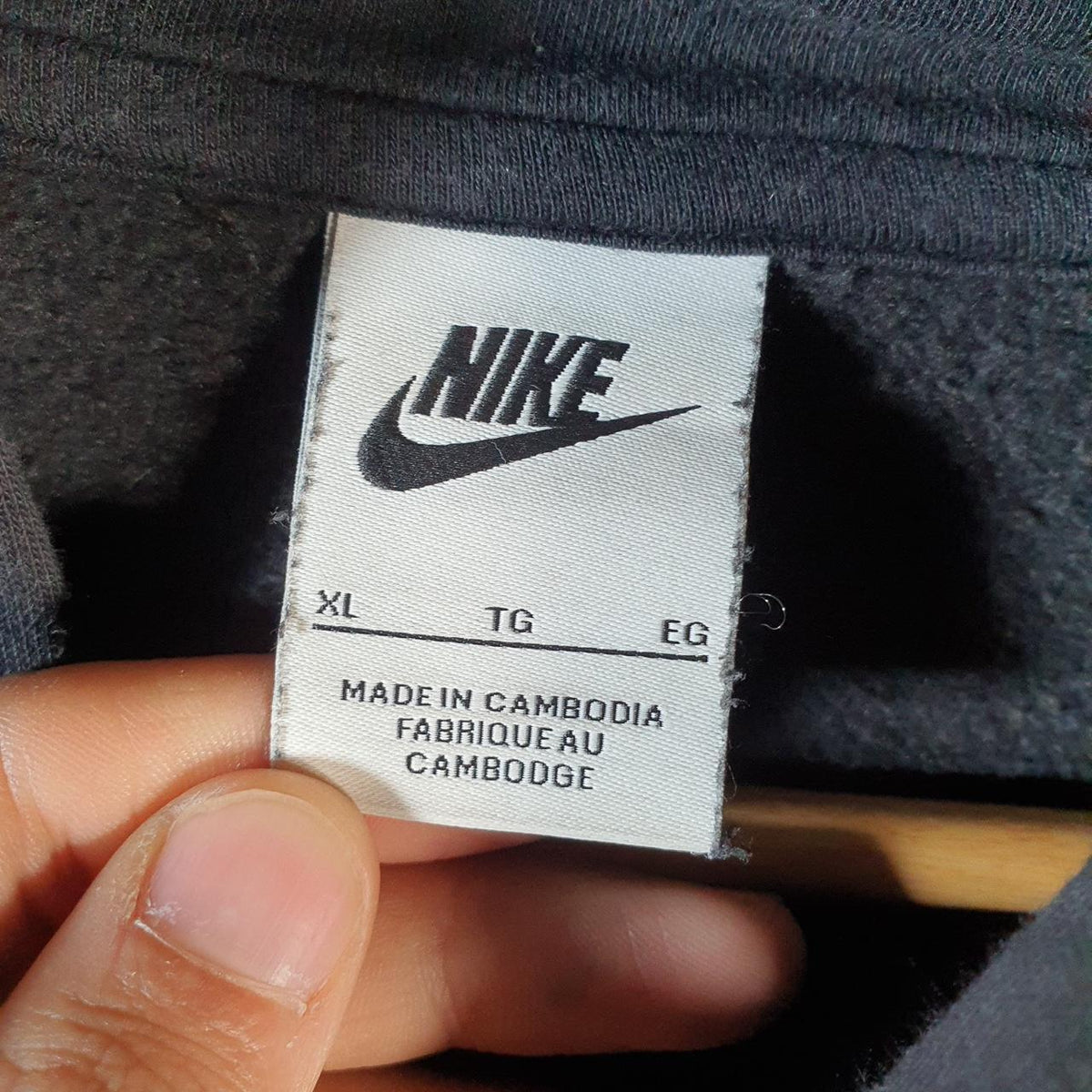 Vintage Nike Club Hoodie Men’s XL Black Centre Swoosh Y2K Pullover Sweatshirt Logo