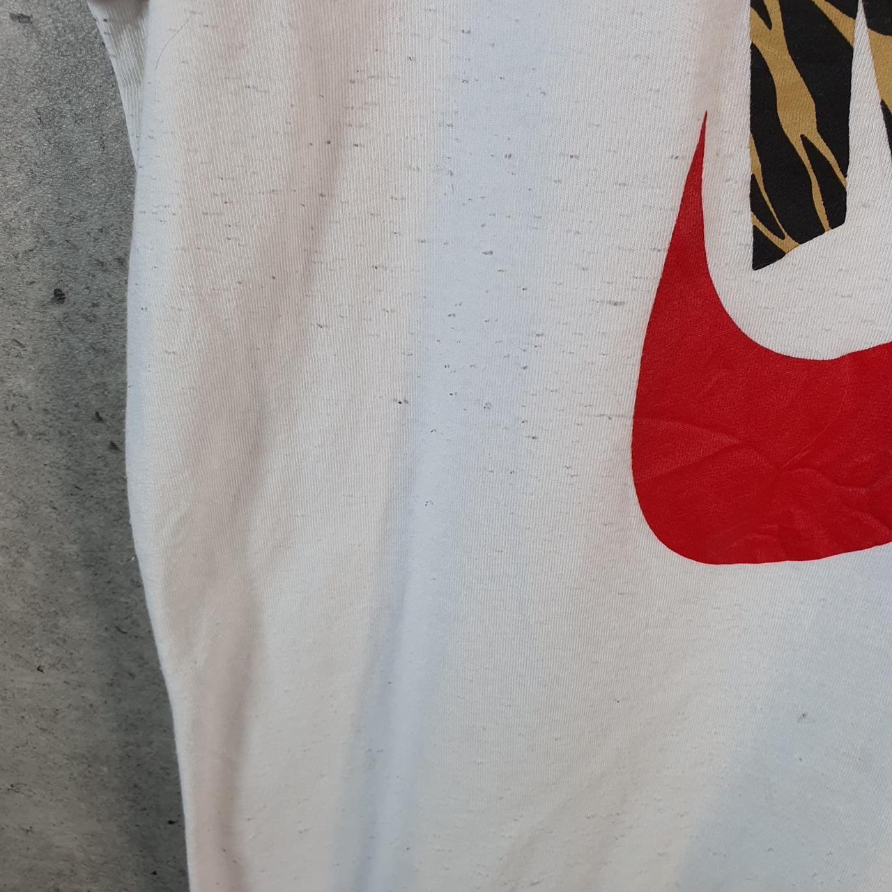 Vintage Nike Spellout T Shirt Men’s Medium White Logo Swoosh Skinny Fit Athletic