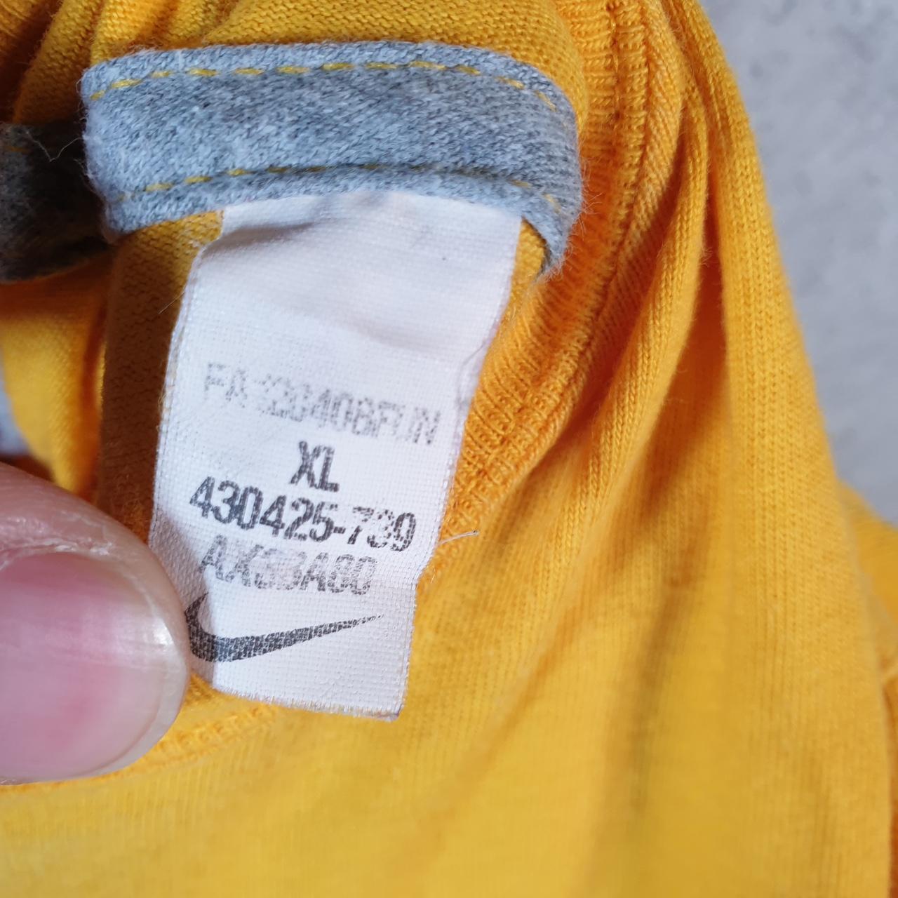 Vintage Nike Spellout Club T Shirt Men’s XL yellow Logo Swoosh Athletic C9789