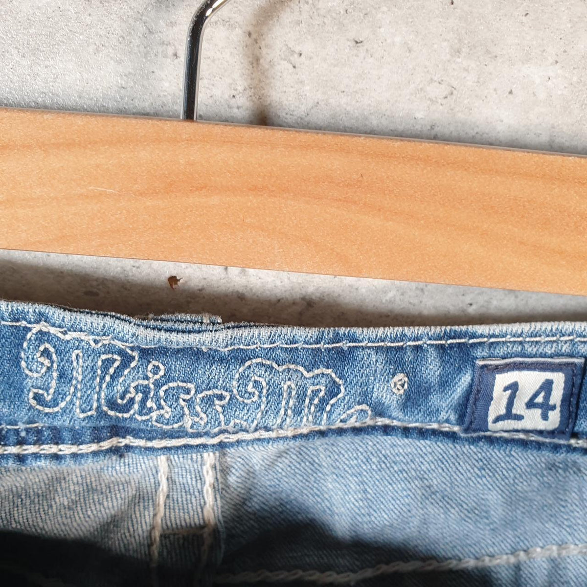 Vintage Miss Me Baggy Y2K Hip Hop Jeans Shorts Jorts Womens W24 Blue Denim Low Rise