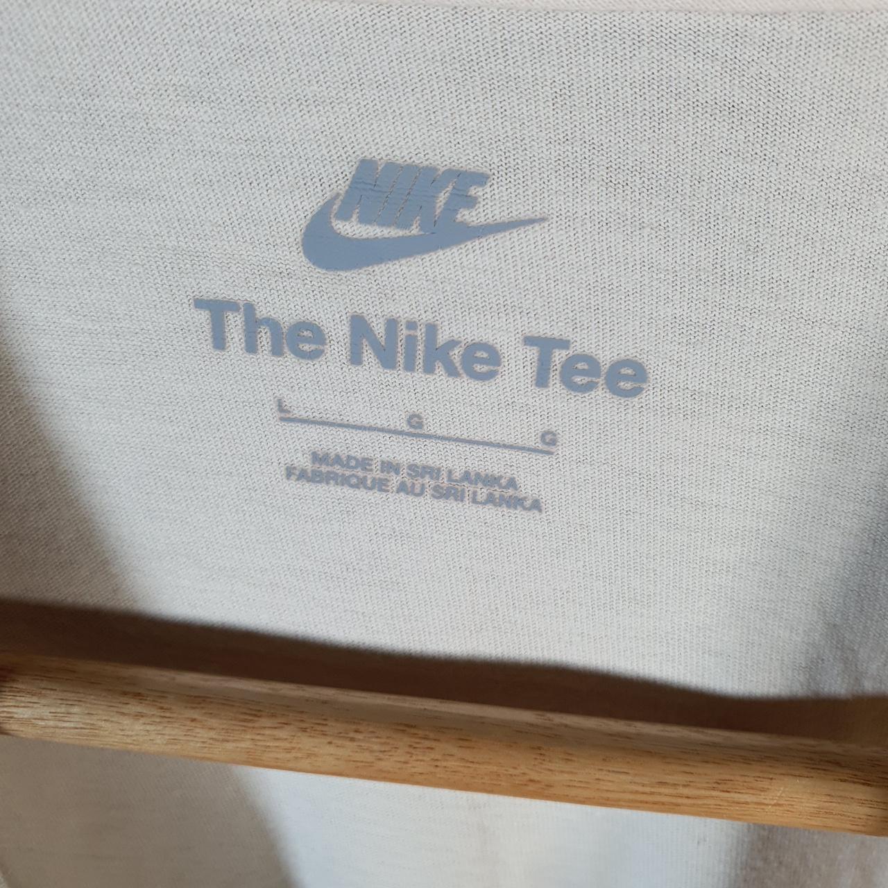 Vintage Nike Club Embroidered T Shirt Men’s Large Beige Swoosh Y2K Pullover Logo