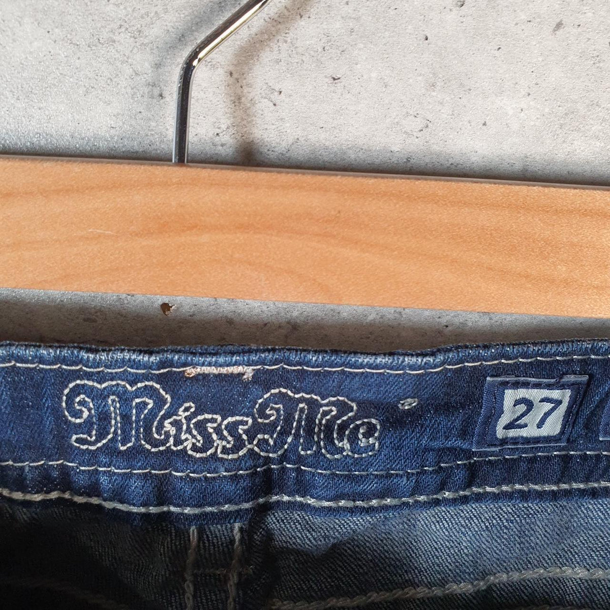 Vintage Miss Me Baggy Y2K Hip Hop Jeans Shorts Jorts Womens W27 Blue Denim Low Rise