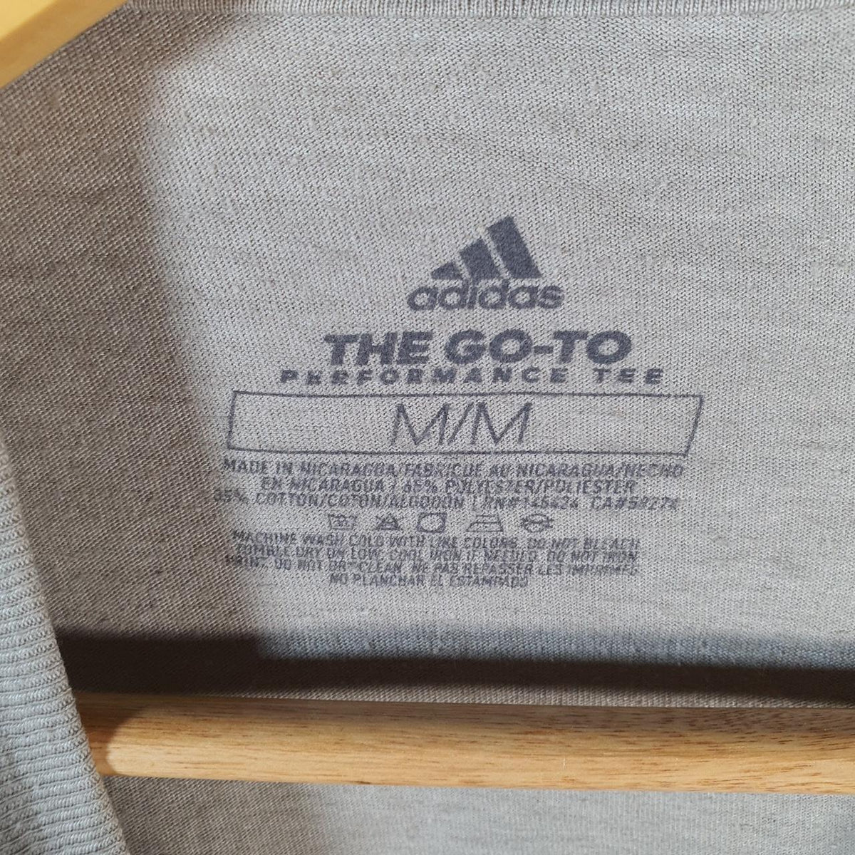 Vintage Adidas Go To Performance Tee T Shirt Men’s Medium Grey Three Stripes Logo