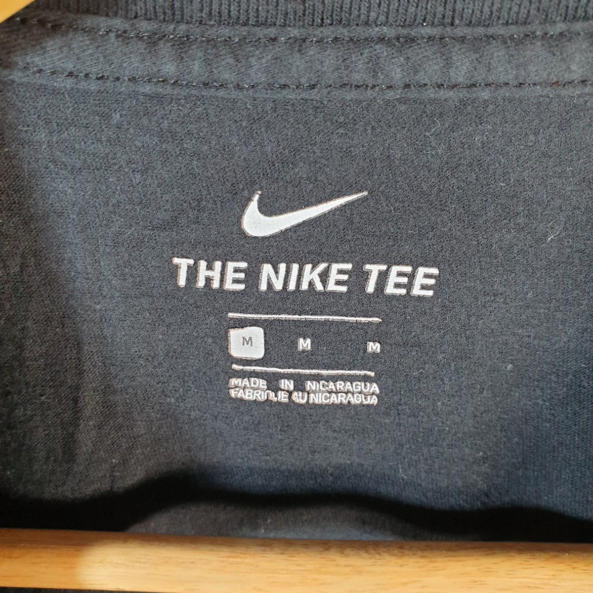 Vintage Nike Airmax Trainer T Shirt Men’s Medium Black Logo Swoosh Athletic