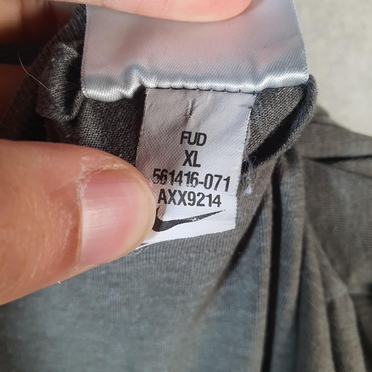 Vintage Nike T Shirt Shirt Men’s XL Grey Swoosh Logo Athletic C9742