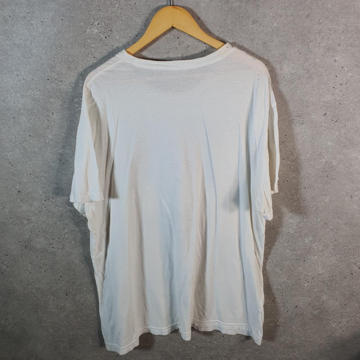 Vintage Calvin Klein Graphic T Shirt Men’s 2XL White Regular Fit Spellout Logo