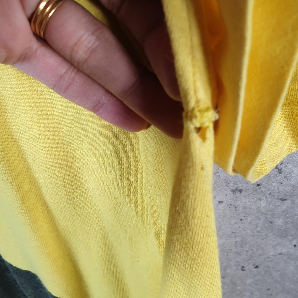 Vintage Stussy Spellout Printed T Shirt Men’s Medium Yellow Graphic Short Sleeve Big Fish Vintage