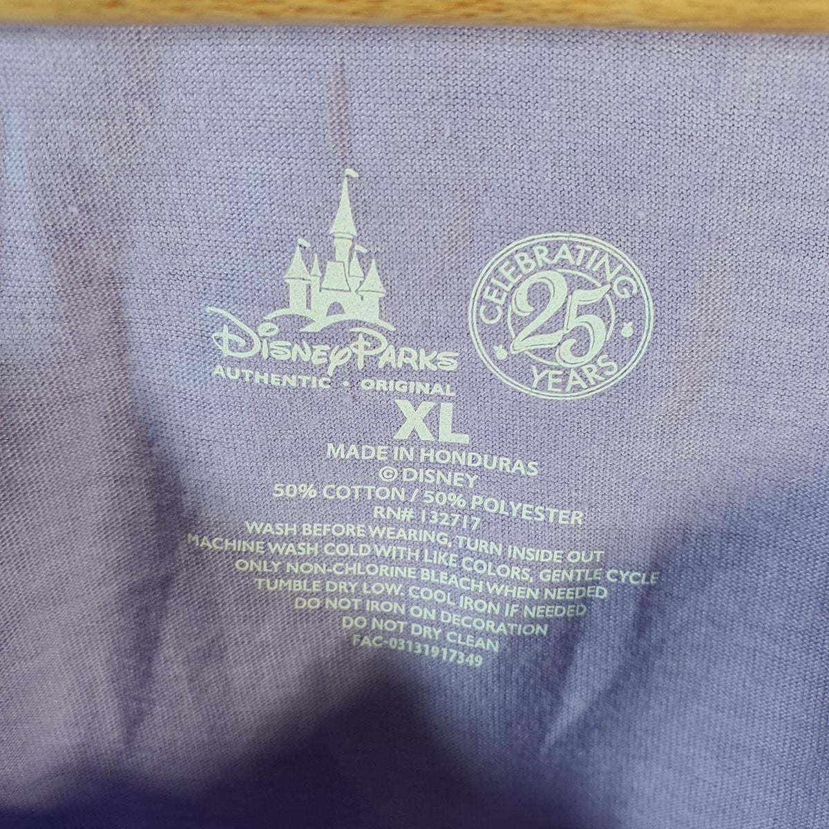 Vintage Disney Land Minnie Mouse 2018 Garden Flowers T Shirt Womens  XL Lilac Graphic
