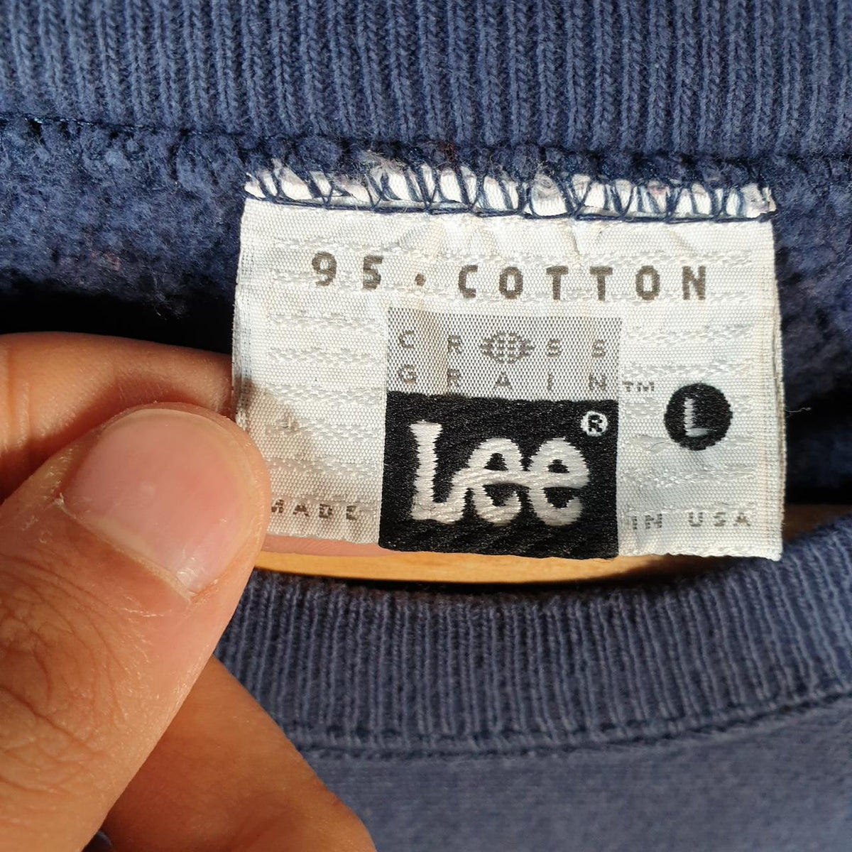 Vintage Lee Cross Grain Sweatshirt Men’s Large Navy Blue USA Pullover Willbrook Plantation