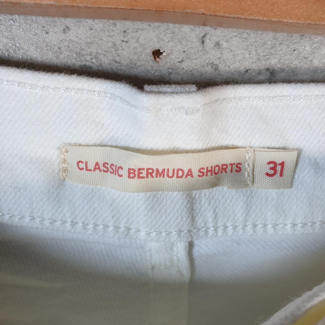 Vintage Levi’s Baggy Shorts Jorts Cargo Womens W31 White Relaxed Denim