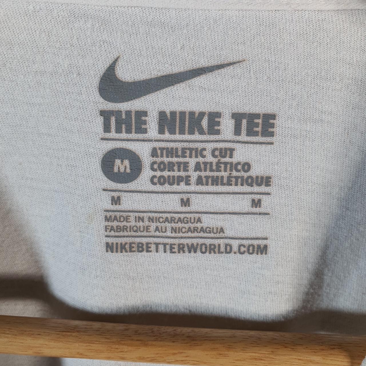 Vintage Nike Graphic T Shirt Men’s Medium White Logo Swoosh Loose Fit Athletic