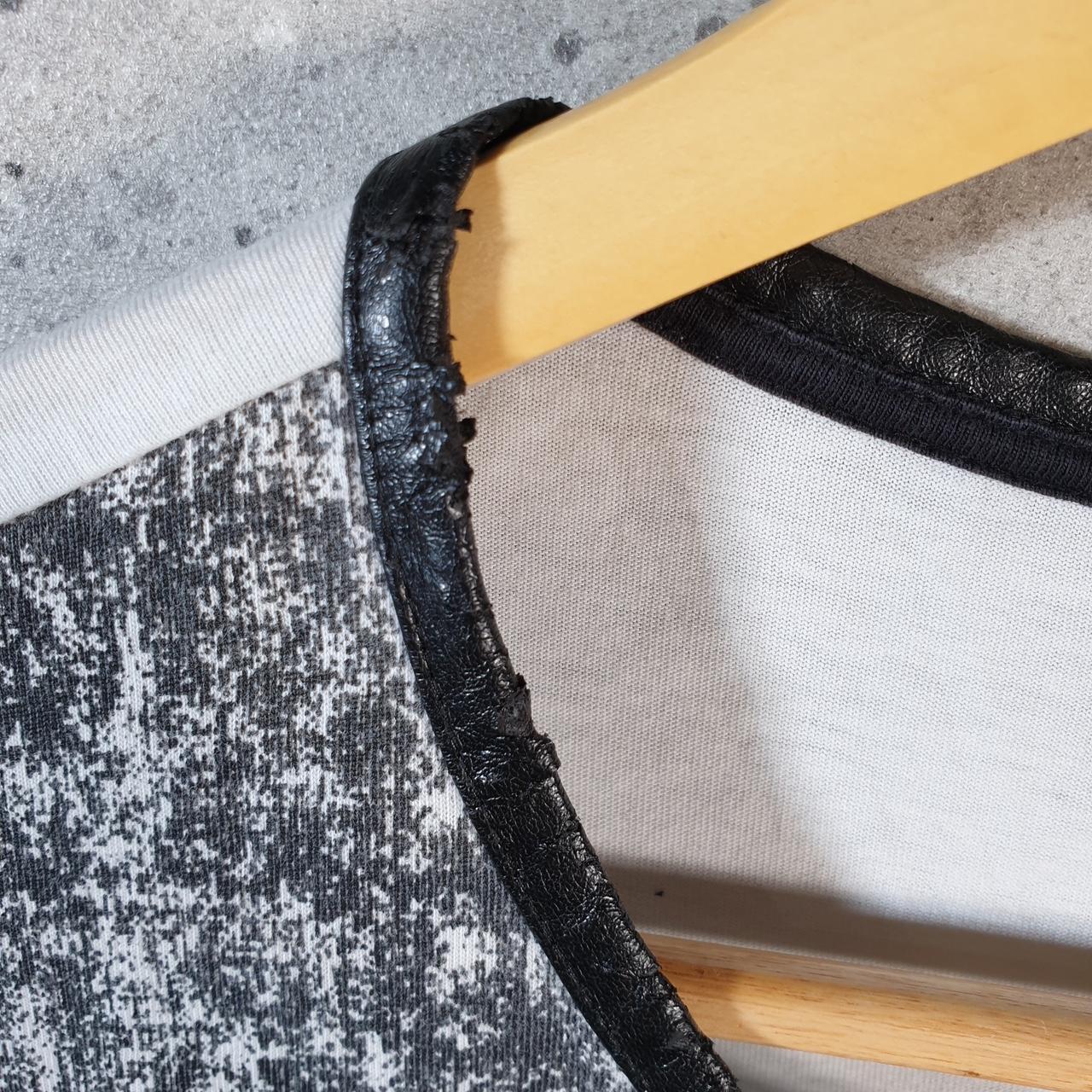 Vintage Guess Spellout Graphic T Shirt Men’s Medium White Casual Sports Logo Athletic