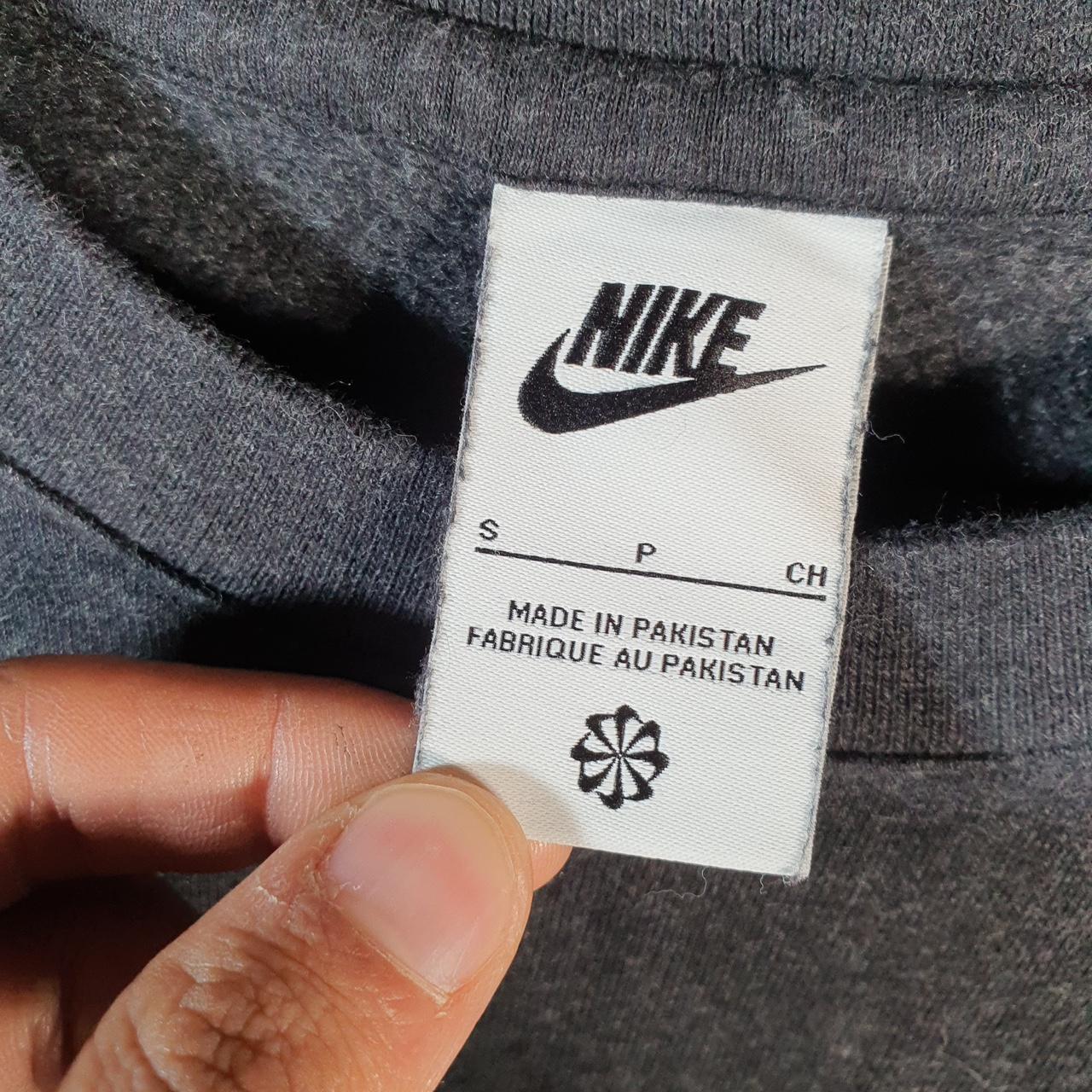 Vintage Nike Club Sweatshirt Men’s Small Grey Swoosh Y2K Pullover Logo