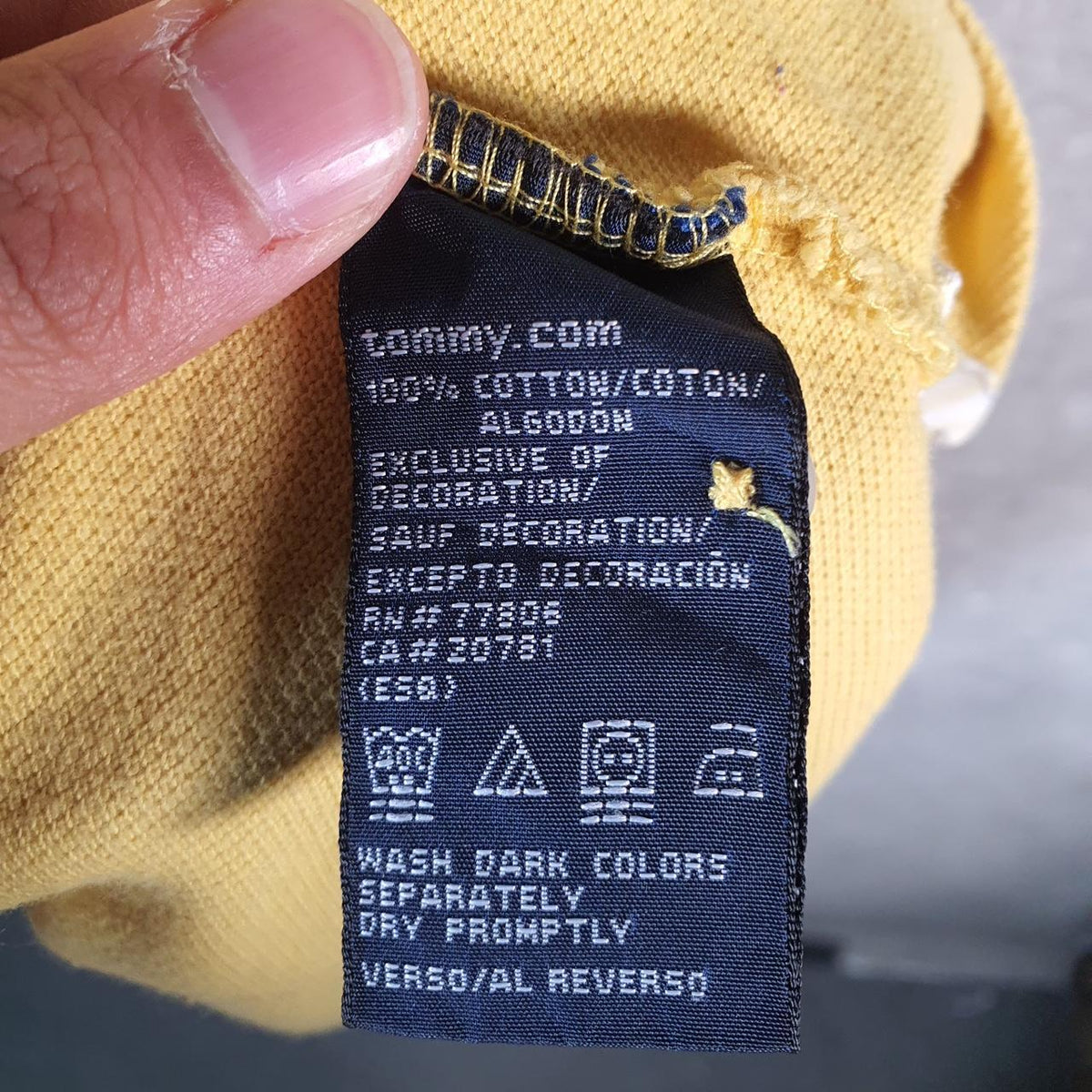 Vintage Tommy Hilfiger Polo Shirt Men’s Medium Yellow Classic Fit Embroidered Logo C9679